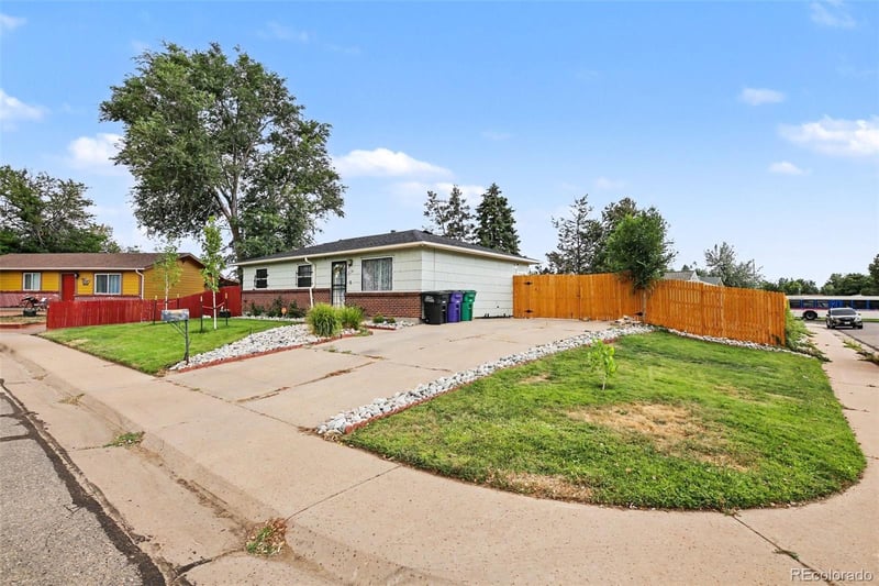 5534 Xanadu St, Denver, CO 80239