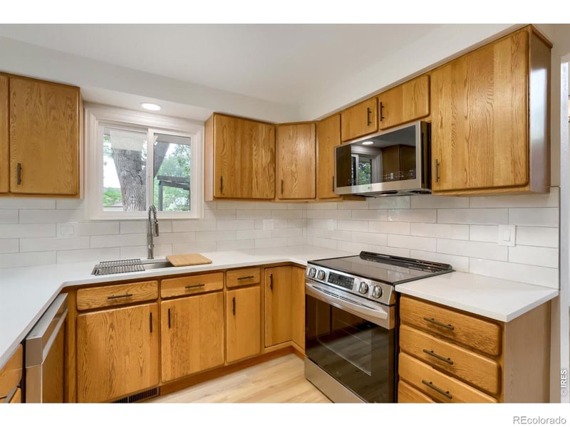 2305 Lake Park Dr, Longmont, CO 80503