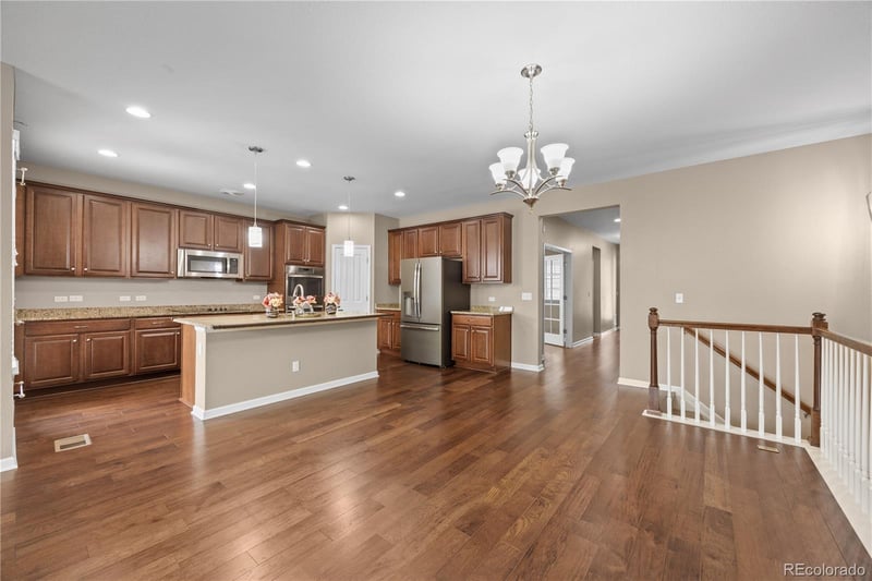 4961 S Versailles Cir, Aurora, CO 80015