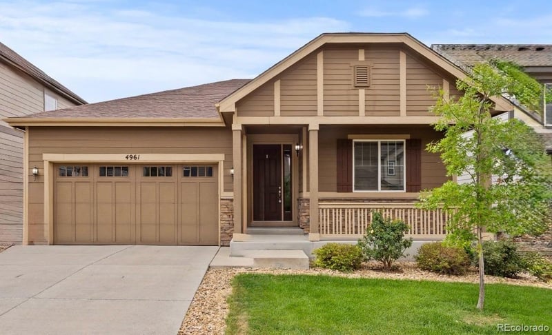 4961 S Versailles Cir, Aurora, CO 80015