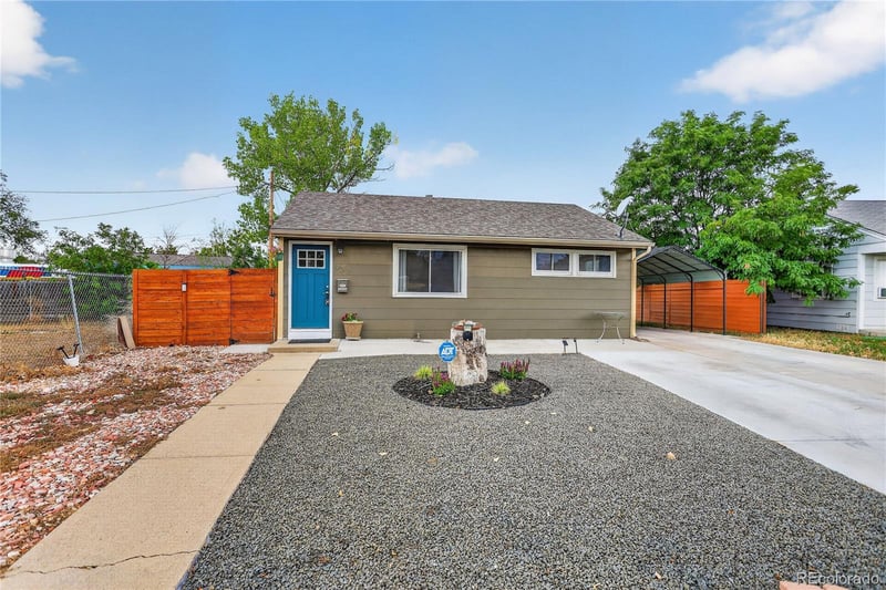 937 Kramer Ct, Aurora, CO 80010