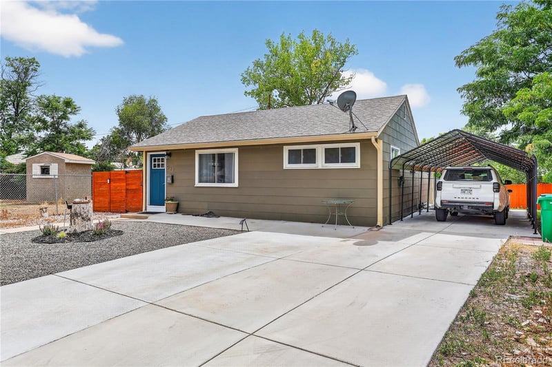 937 Kramer Ct, Aurora, CO 80010