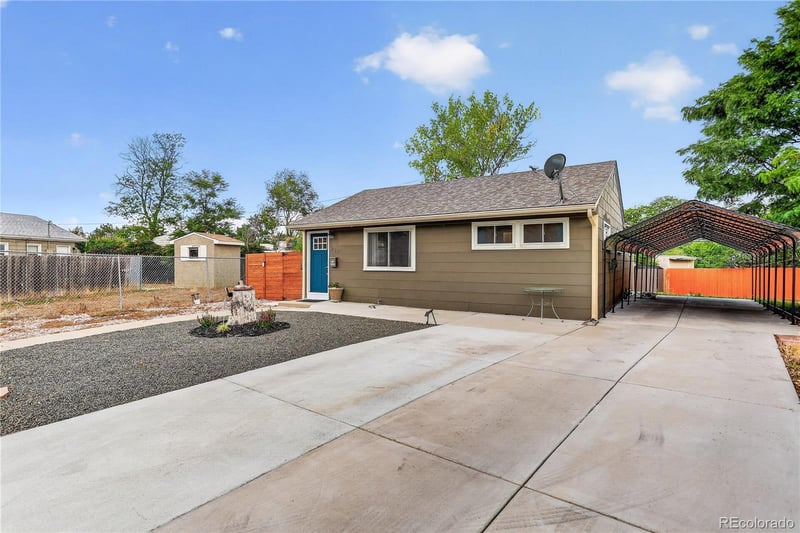 937 Kramer Ct, Aurora, CO 80010