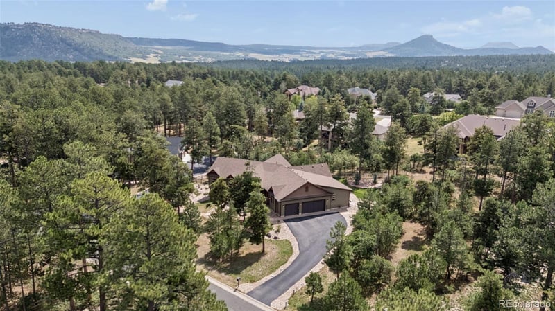 7440 Cameron Cir, Larkspur, CO 80118