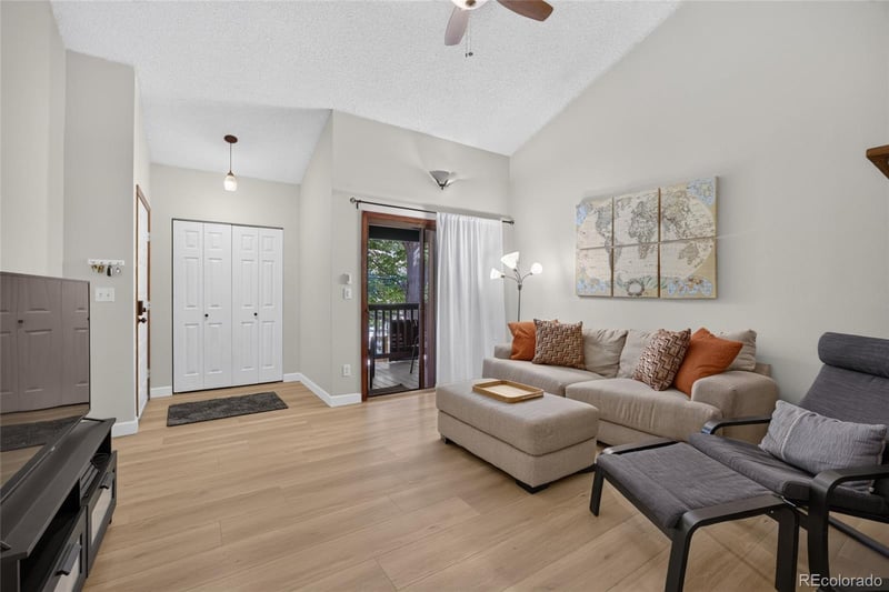 540 S Forest St #4-202, Denver, CO 80246
