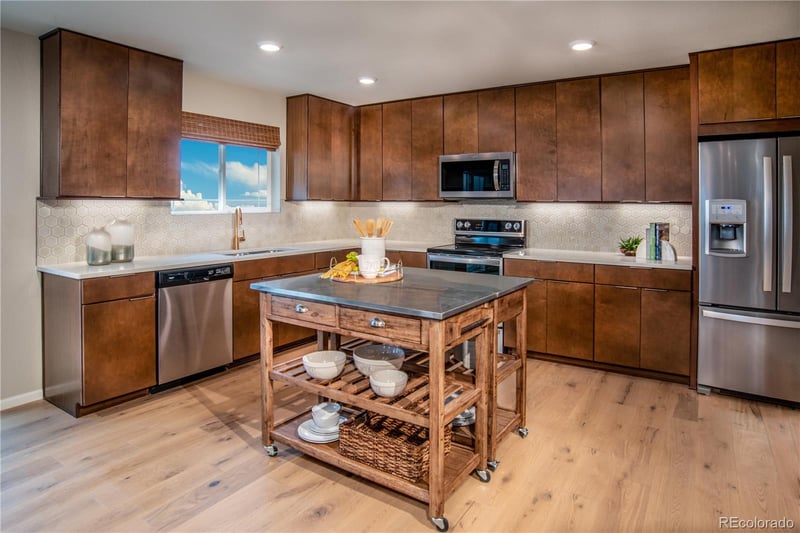 21598 E 61st Dr, Aurora, CO 80019