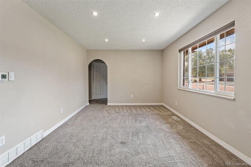 7165 White Mountain Dr, Colorado Springs, CO 80915