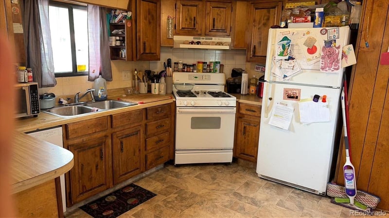 13 Saint Johns Cir, Parachute, CO 81635