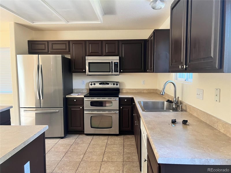 2926 S Killarney Way, Aurora, CO 80013