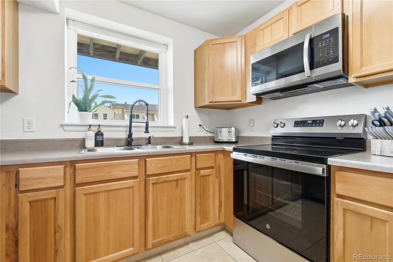 17285 E Ford Dr, Aurora, CO 80017