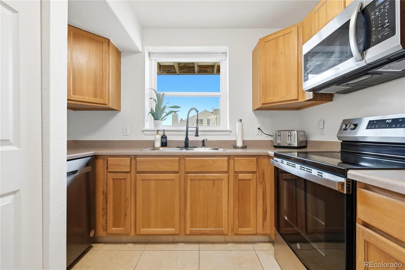 17285 E Ford Dr, Aurora, CO 80017