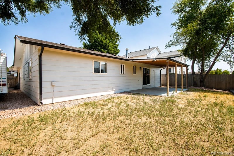 1307 Grays Peak Dr, Longmont, CO 80504