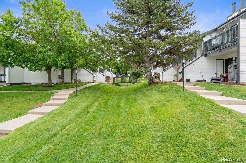 532 Oakwood Dr #D103, Castle Rock, CO 80104