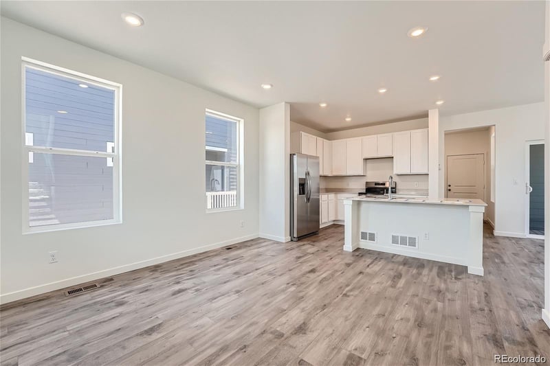 525 Aspen Ave, Bennett, CO 80102