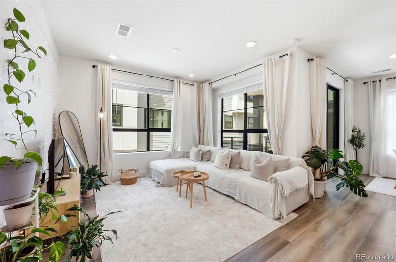 2004 S Holly St #1, Denver, CO 80222