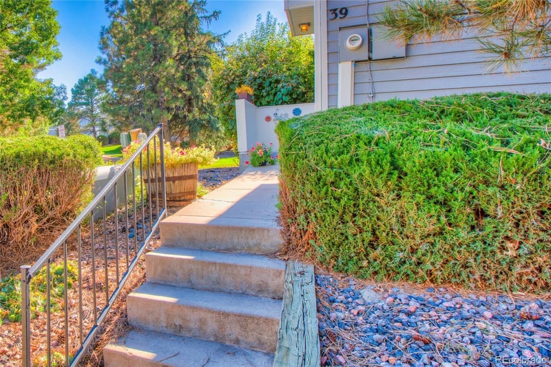 39 S Nome St, Aurora, CO 80012