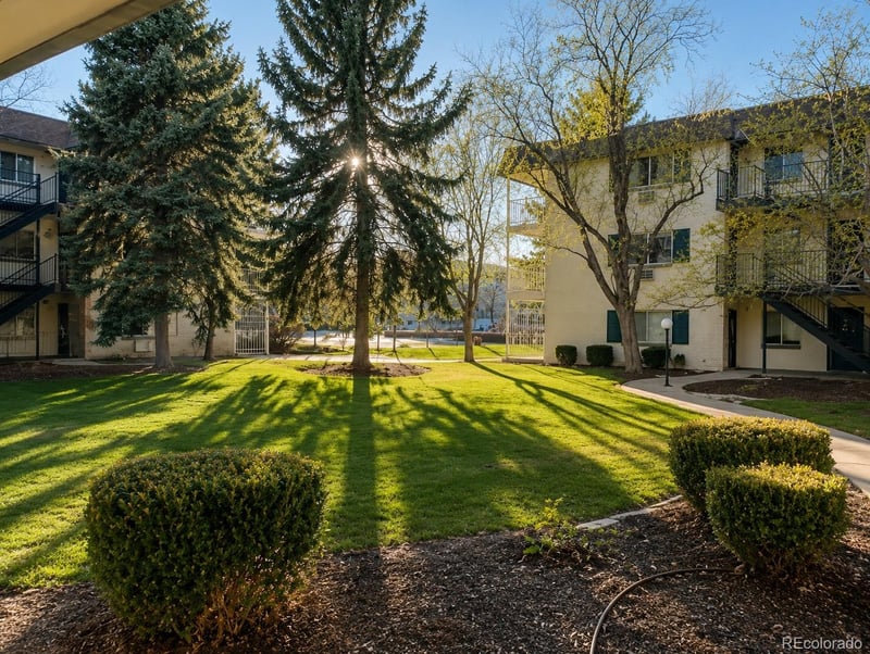 2225 S Jasmine St #302, Denver, CO 80222