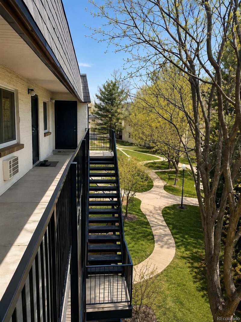 2225 S Jasmine St #302, Denver, CO 80222