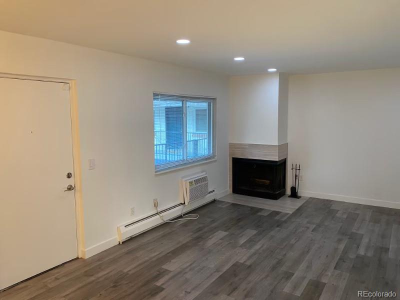 2225 S Jasmine St #302, Denver, CO 80222