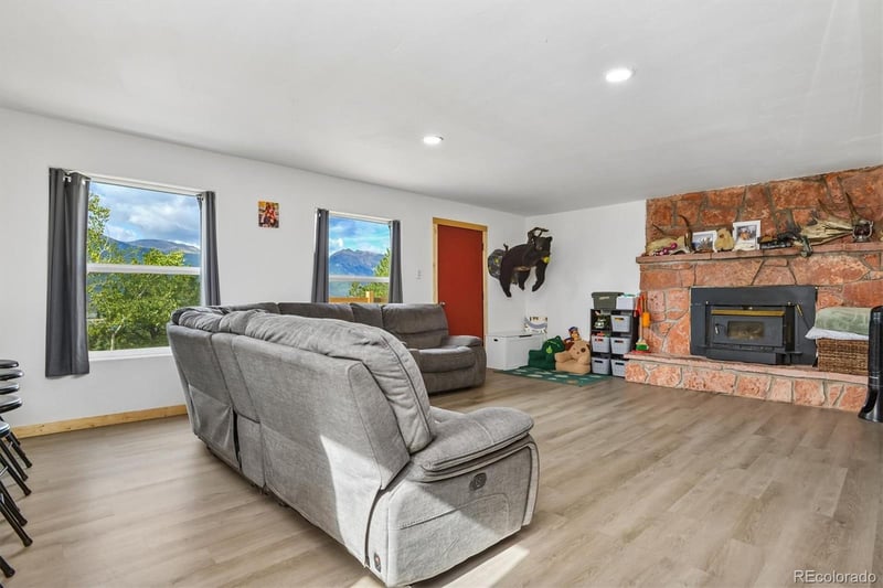 293 La Plata Peak Dr, Twin Lakes, CO 81251