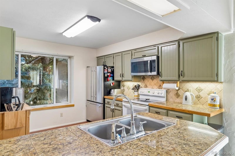 5576 W 75th Dr, Arvada, CO 80003