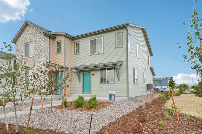 1470 Coral Pl, Longmont, CO 80504