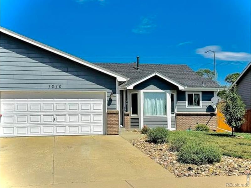 1210 Country Acres Ct, Johnstown, CO 80534
