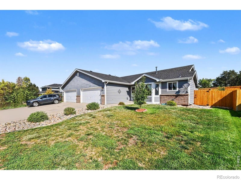 1210 Country Acres Ct, Johnstown, CO 80534