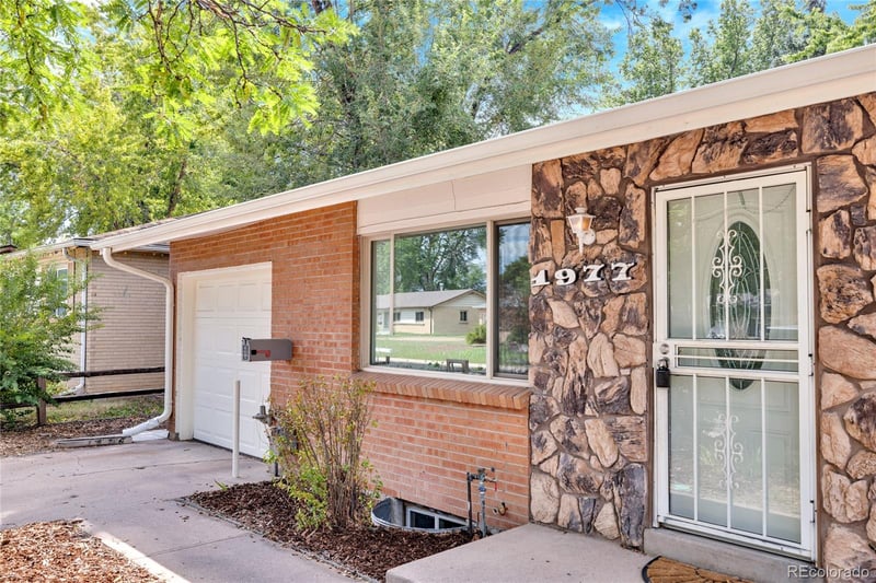 1977 S Newton, Lakewood, CO 80219