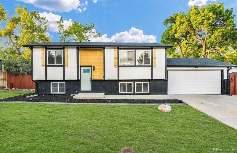 7433 W Hinsdale Dr, Littleton, CO 80128