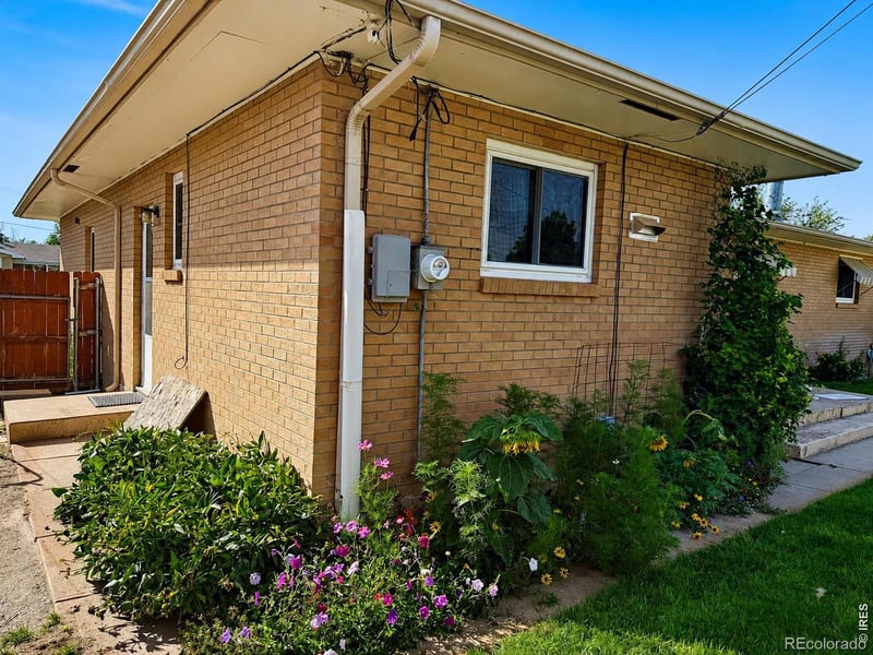 1143 Beattie Dr, Sterling, CO 80751