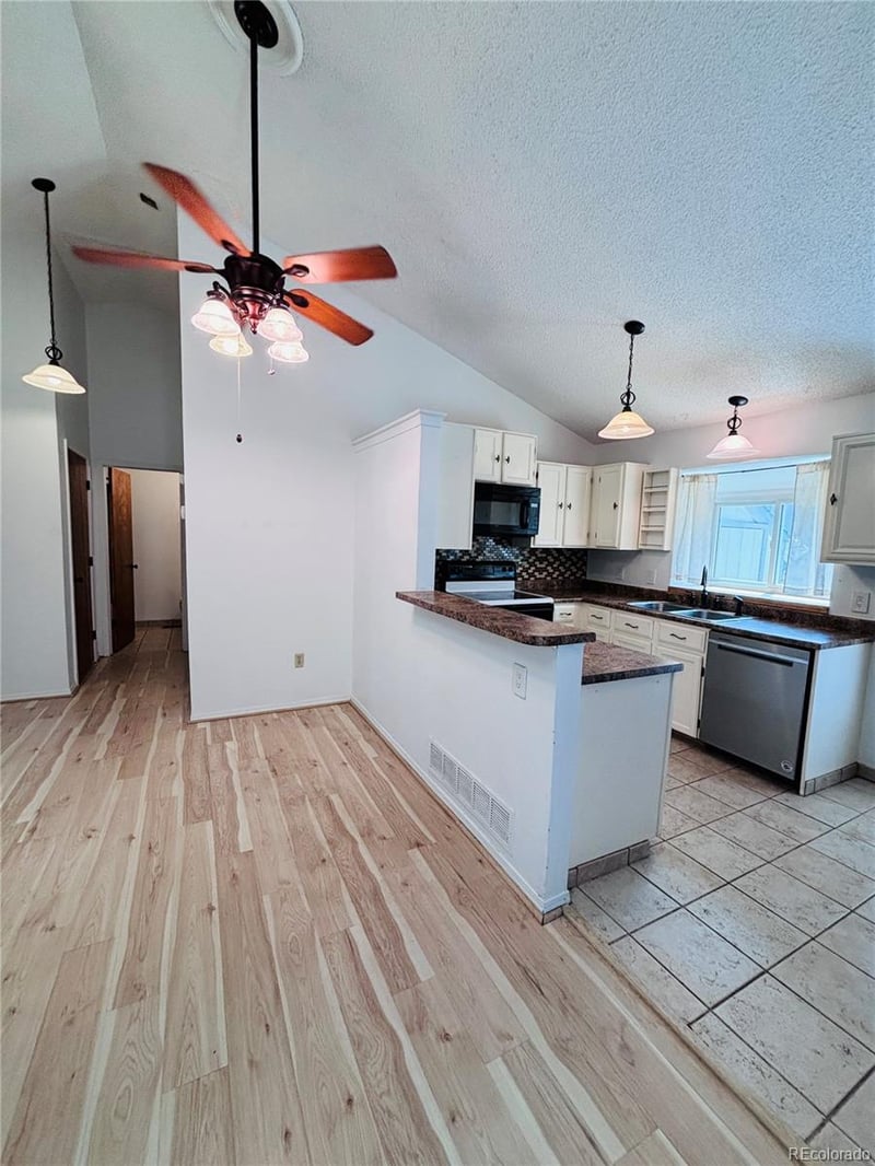 9610 W Chatfield Ave #F, Littleton, CO 80128