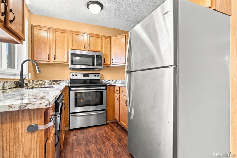 1525 S Holly St #208, Denver, CO 80222