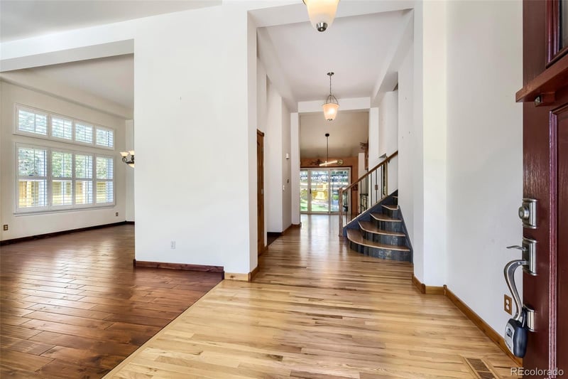 9210 Sugarstone Cir, Littleton, CO 80130