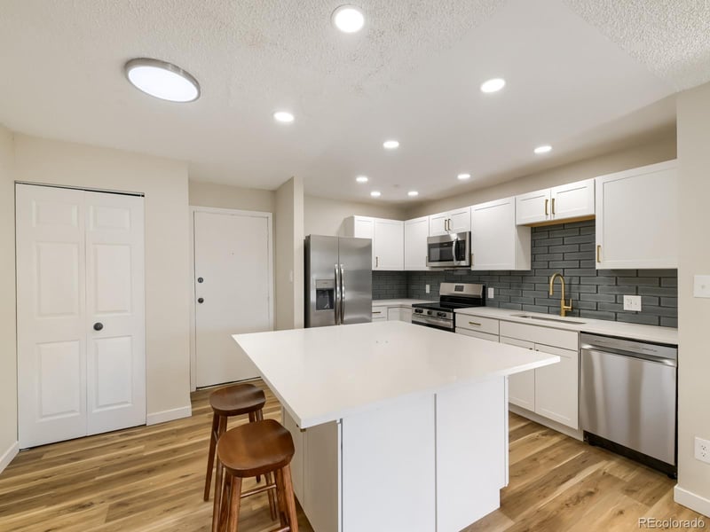 707 W 96th Ave #9, Denver, CO 80260