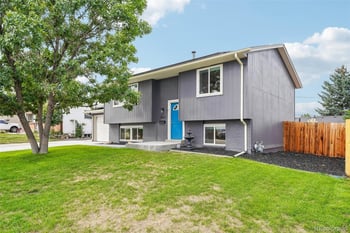 3521 W Mountain Rd, Englewood, CO 80110