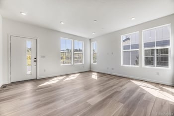 7659 S Mobile Way, Centennial, CO 80016