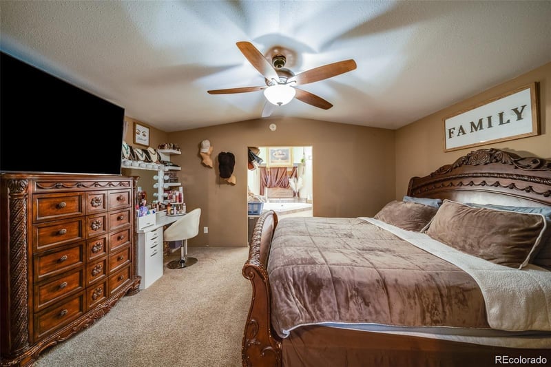 109 Larch Dr, Log Lane Village, CO 80705