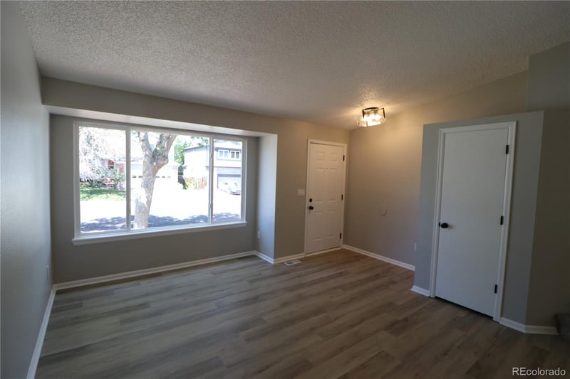 5566 S Ireland St, Aurora, CO 80015