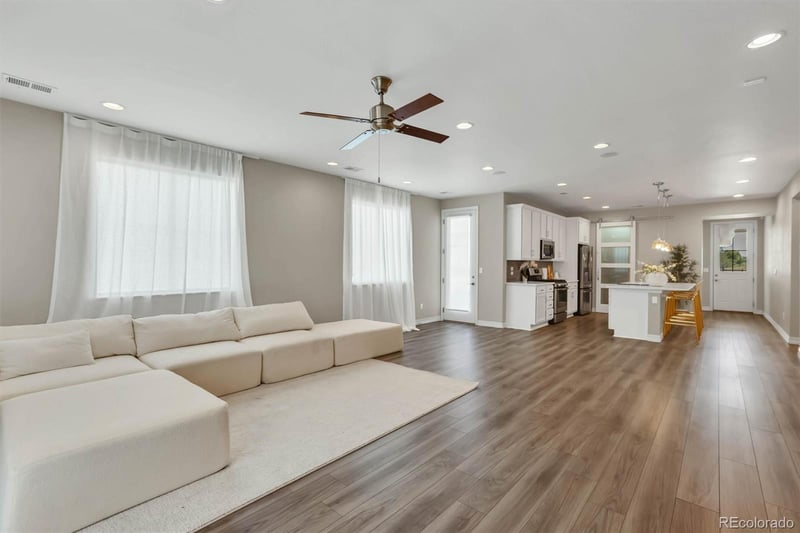 257 S Scottsburg Ct, Aurora, CO 80018