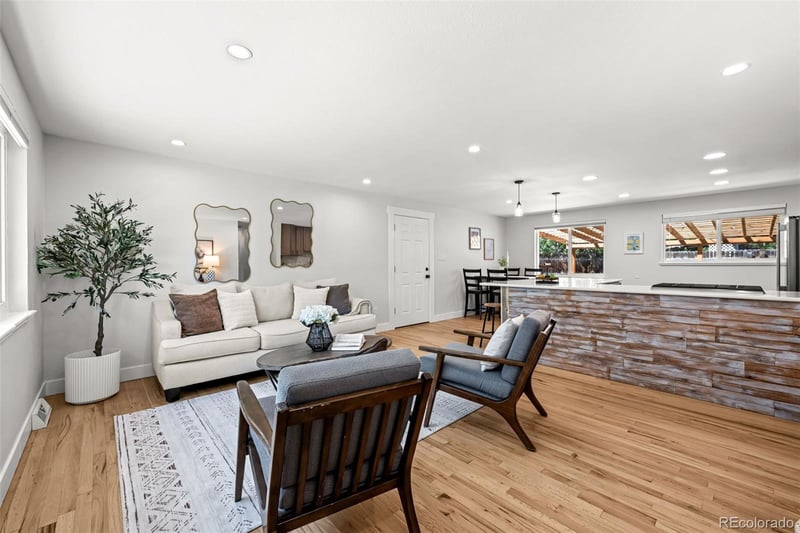 5475 S Lakeview St, Littleton, CO 80120