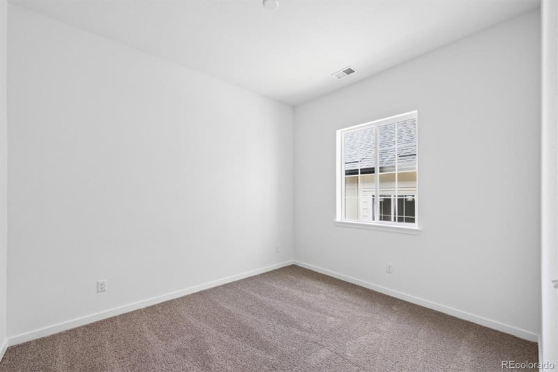 5684 Wayfarer Cir, Firestone, CO 80504