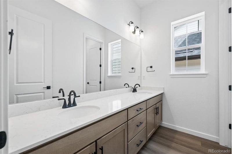 5684 Wayfarer Cir, Firestone, CO 80504