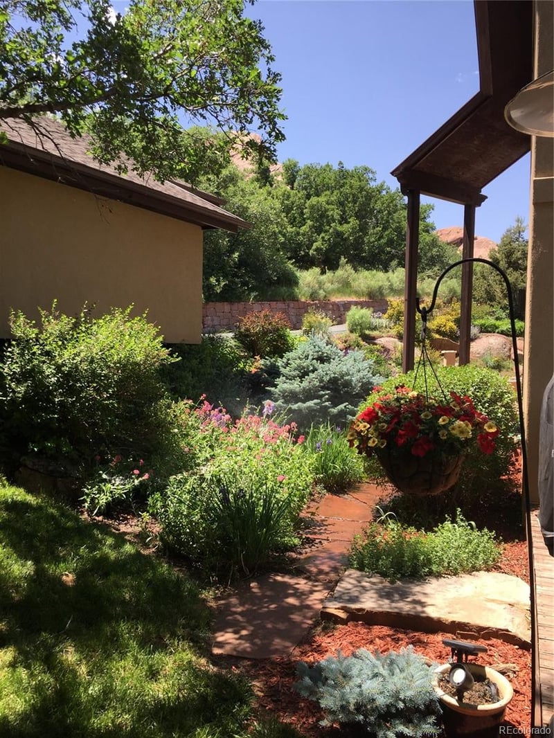 9193 S Buffalo Dr, Littleton, CO 80127
