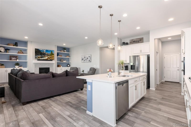 6807 S Riverwood Way, Aurora, CO 80016