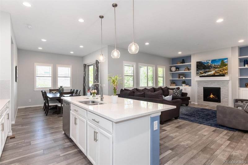 6807 S Riverwood Way, Aurora, CO 80016