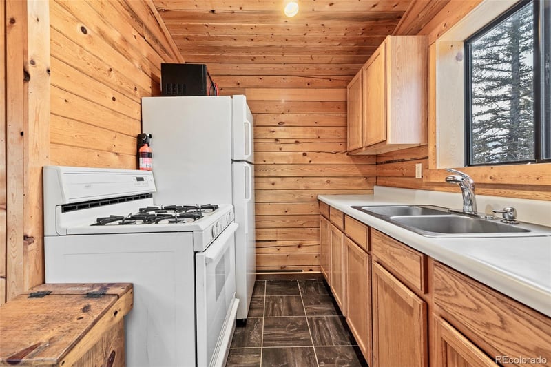225 Deadwood Dr, Jefferson, CO 80456