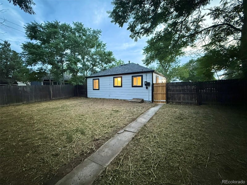 940 Moline St, Aurora, CO 80010
