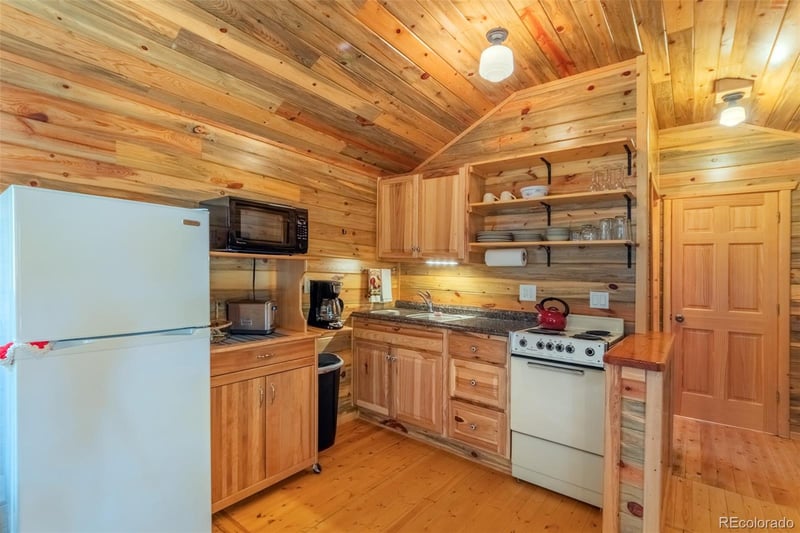1450 Pine Ln #B, Grand Lake, CO 80447