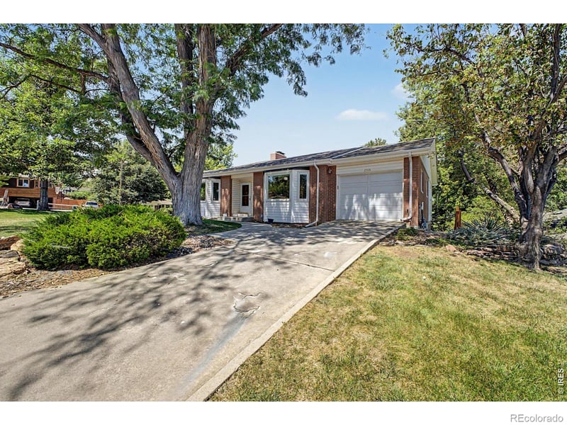 2555 Queen St, Lakewood, CO 80215